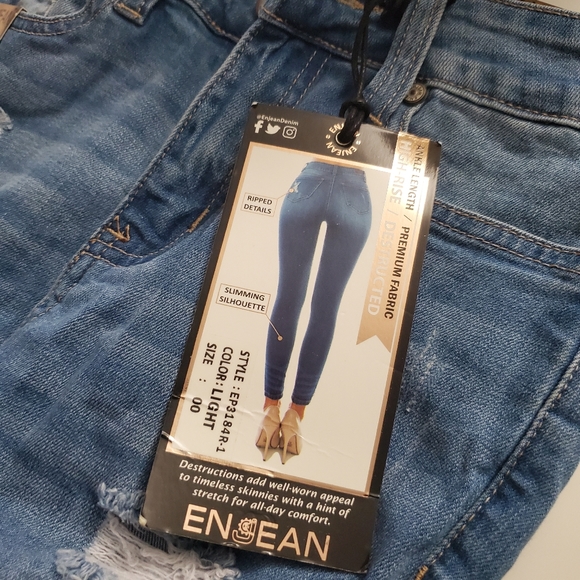 Junior Sculpting Stretch High-Rise Destructed Jeans - Picture 4 of 16